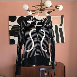 ✨SALE✨ Lululemon Parallel Stripe Scuba Hoodie 4